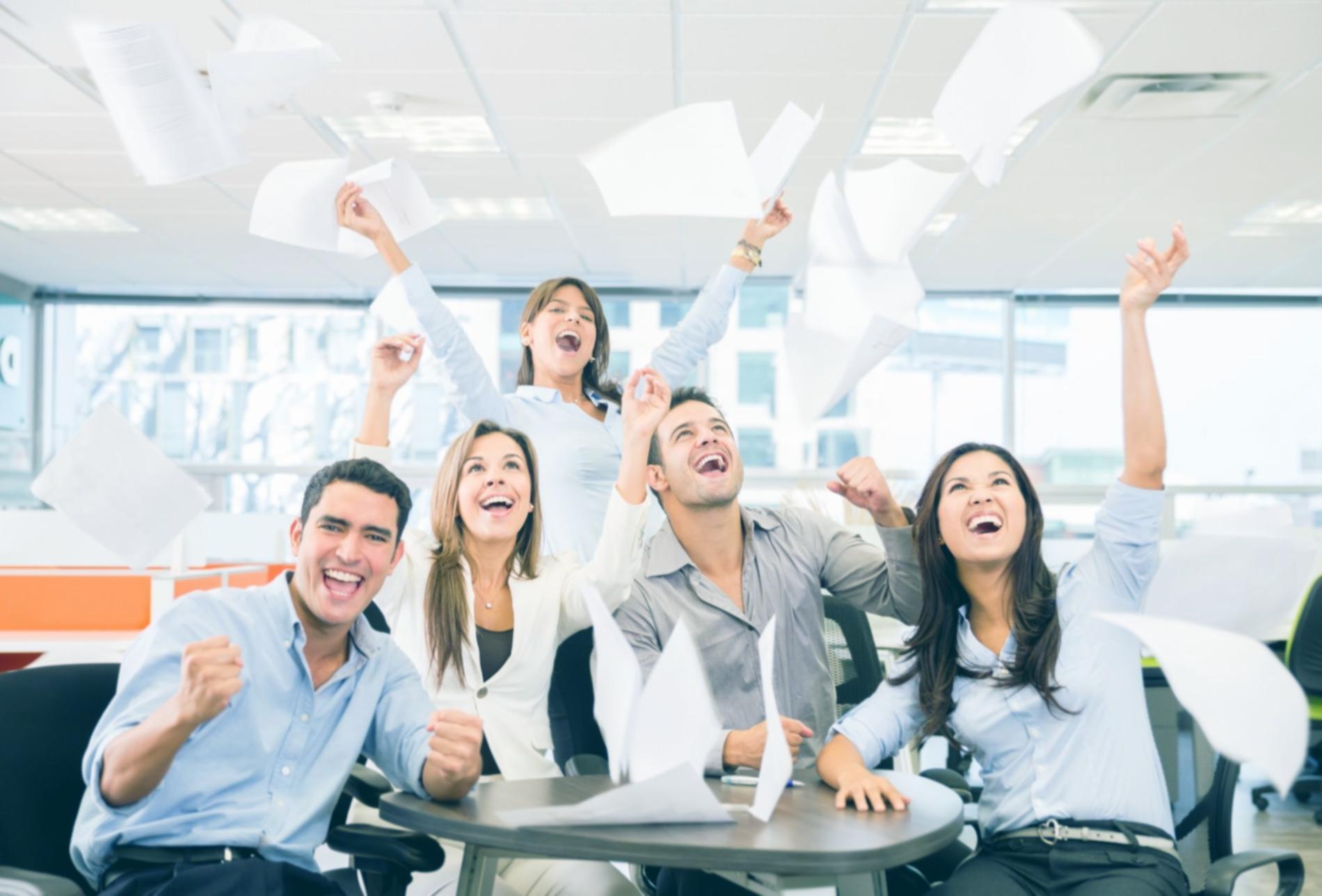 Studenti che partecipano a workshop pratici di investimento